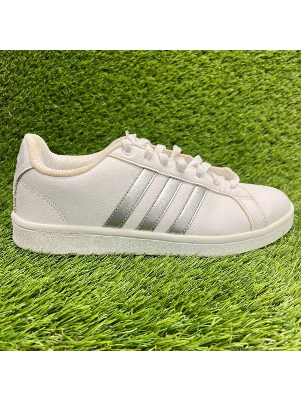 Adidas Cloudfoam Advantage Womens Size 8.5 White Athletic Leather Shoes Sneakers